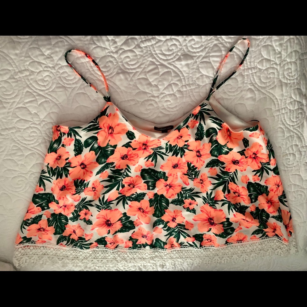 Tropical Floral V neck crochet tank top NWOT